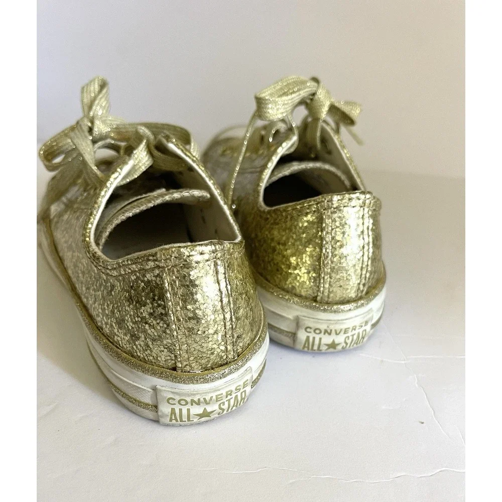 Converse Girls Chuck‎ Taylor All Star Sneakers Size 1y Glitter GoldLow Top